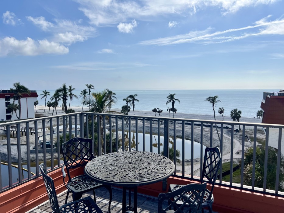 Private Rooftop Sundeck with Gulf View