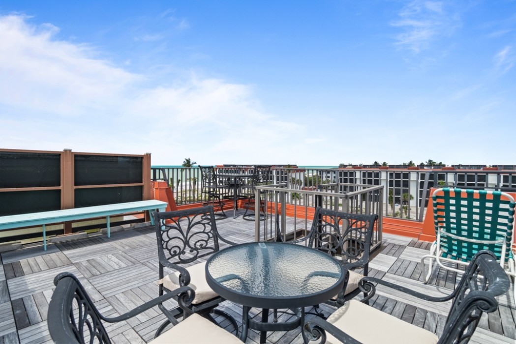 Roof deck