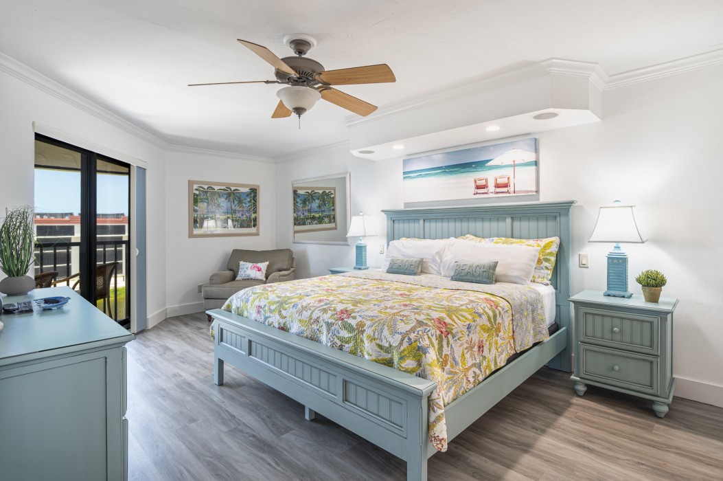 Master bedroom decorated with tropical furniture