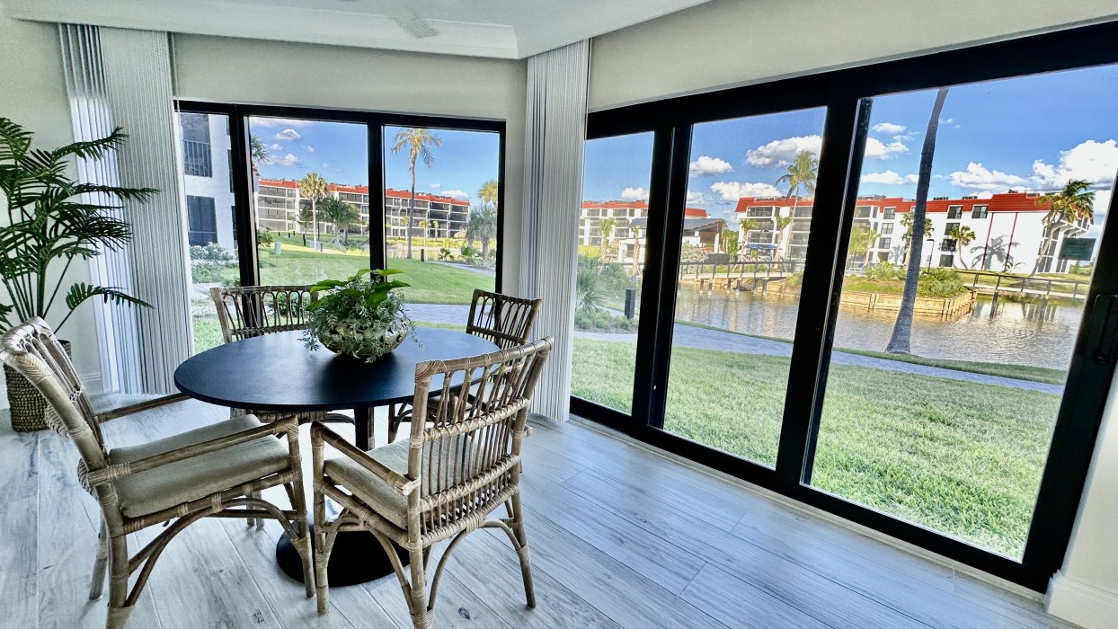 Direct access to the lawn, pool, grills and beach