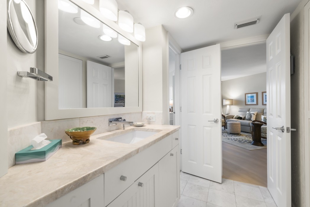 Bathroom vanity