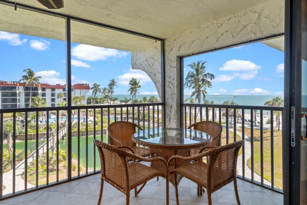 New lanai furniture