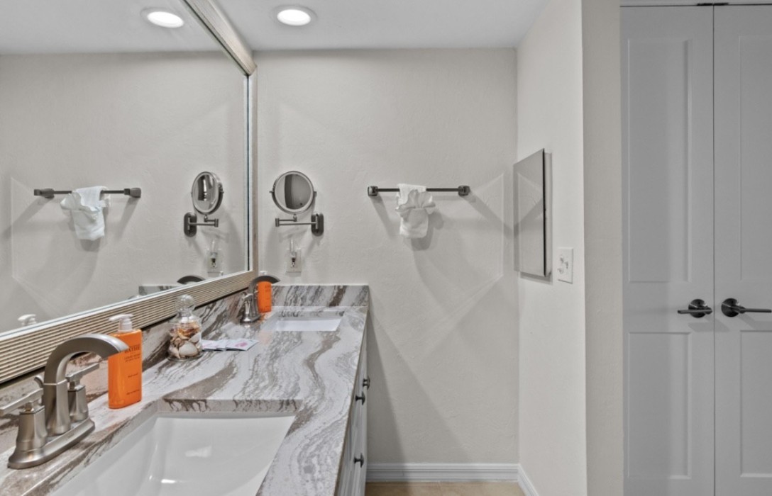 E35 Master Bath