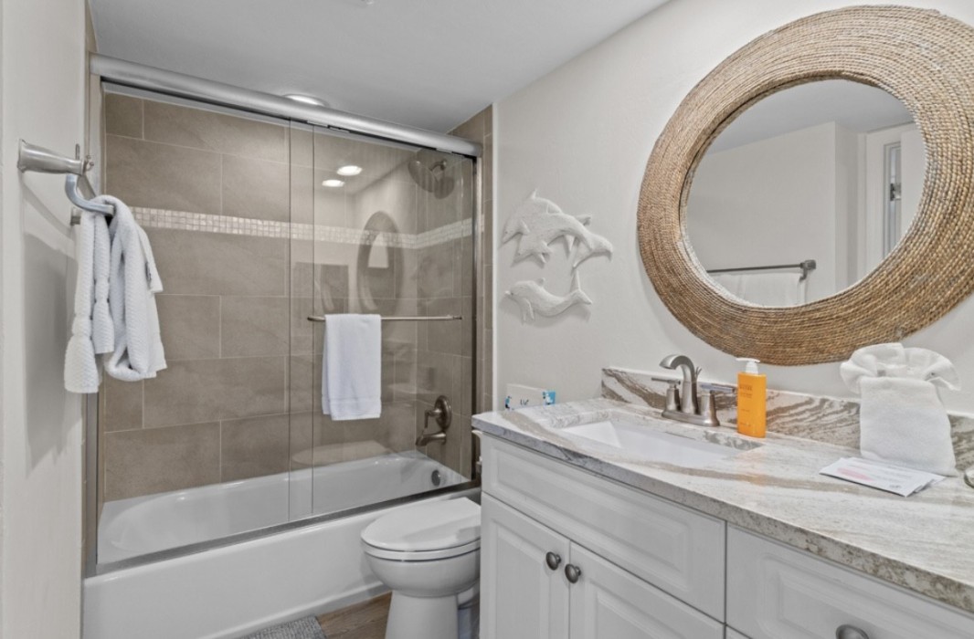 E35 Guest Bath