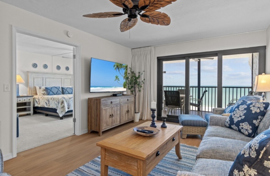 E35 Living Area