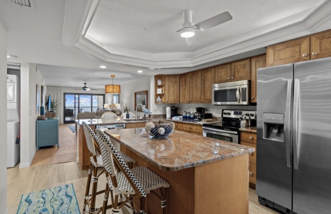 E35 Kitchen