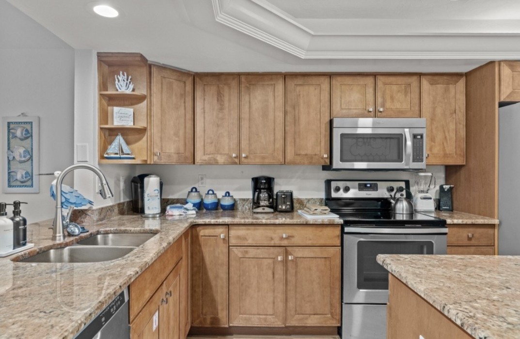 E35 Kitchen